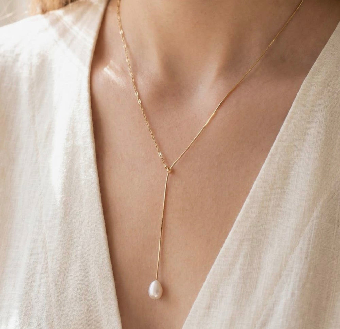 Pearl lariat drop necklace