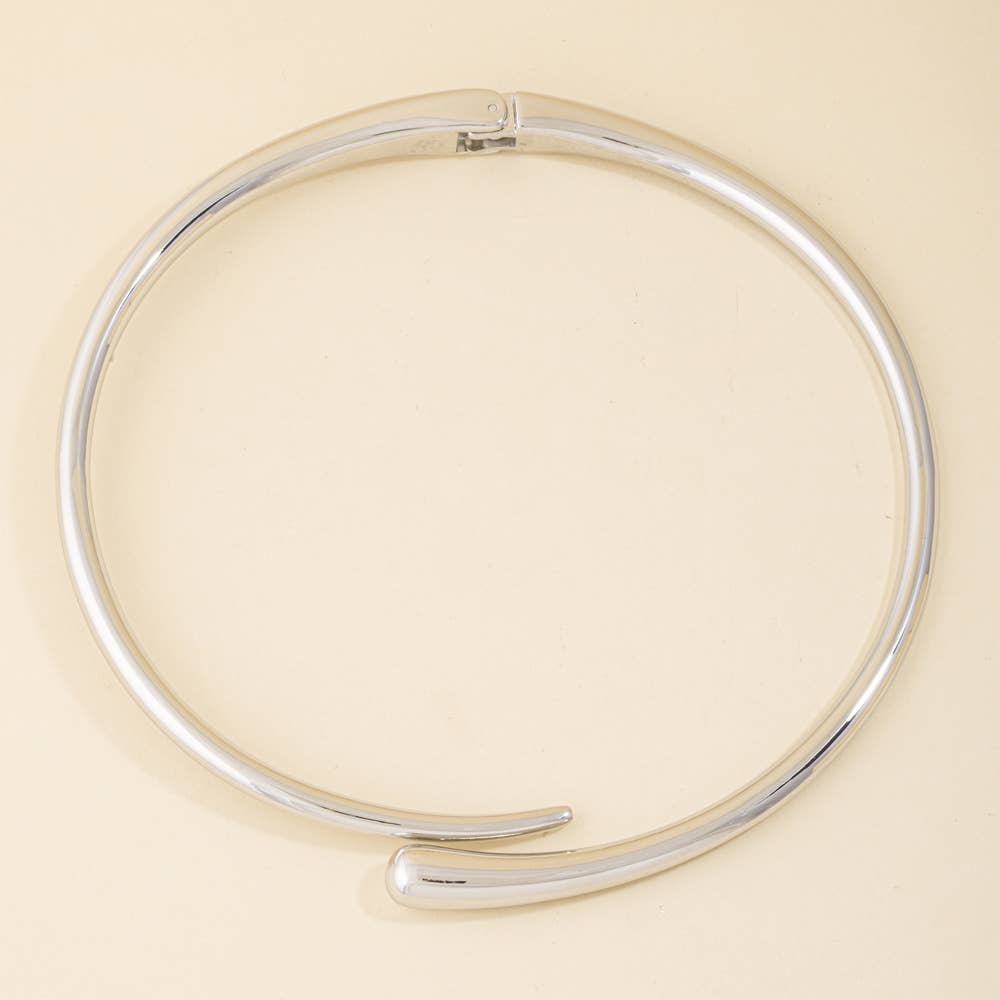 Sleek Teardrop Silver Choker Necklace