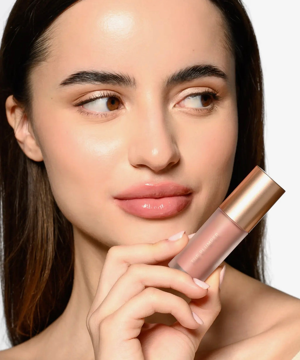 Nude lip gloss with plumper