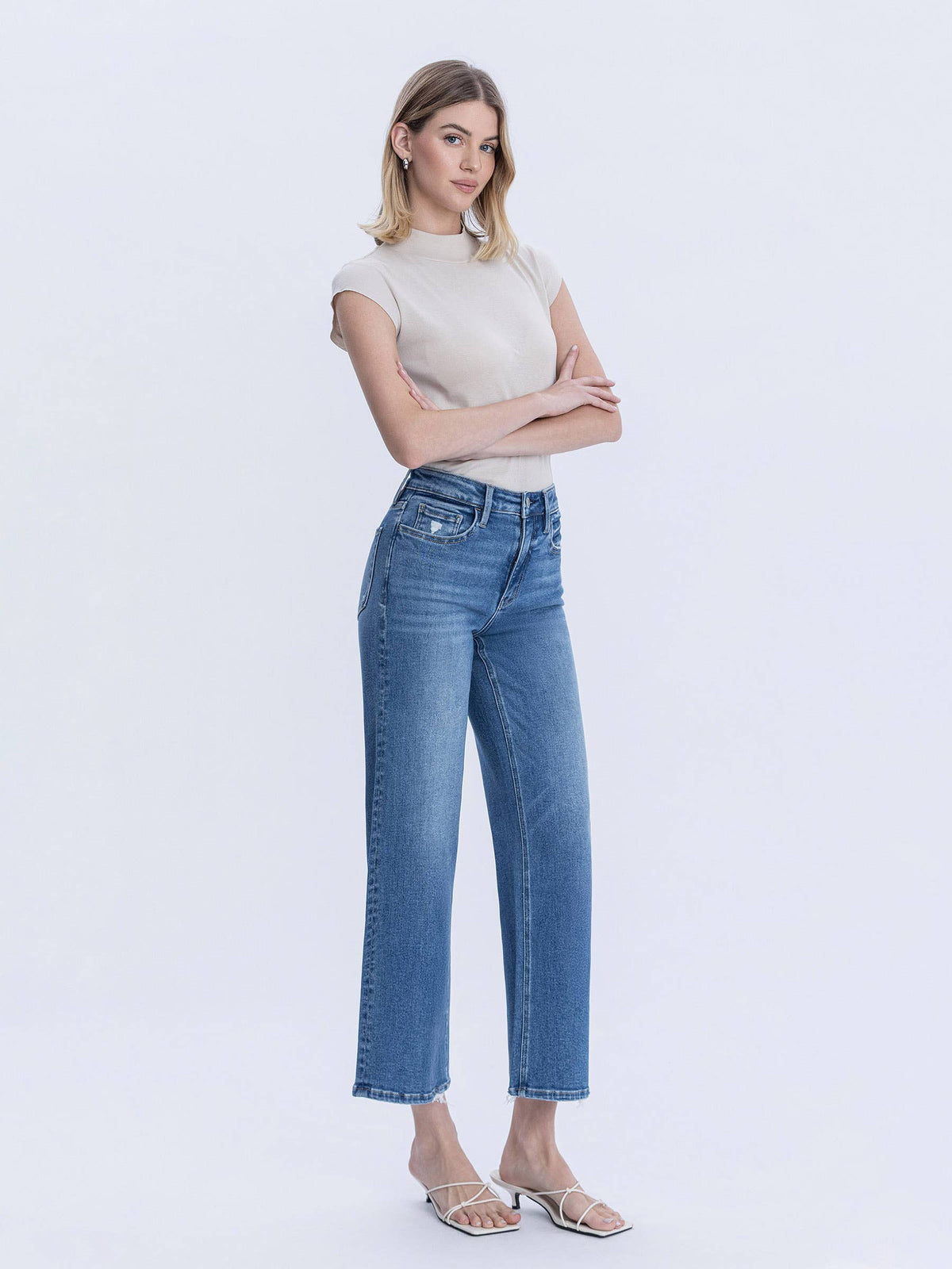 HIGH RISE MEDIUM WASH ANKLE WIDE JEANS
