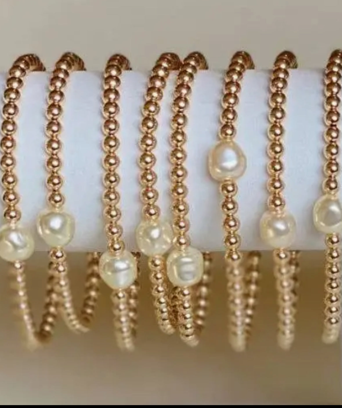 Gold bracelet with Pearl