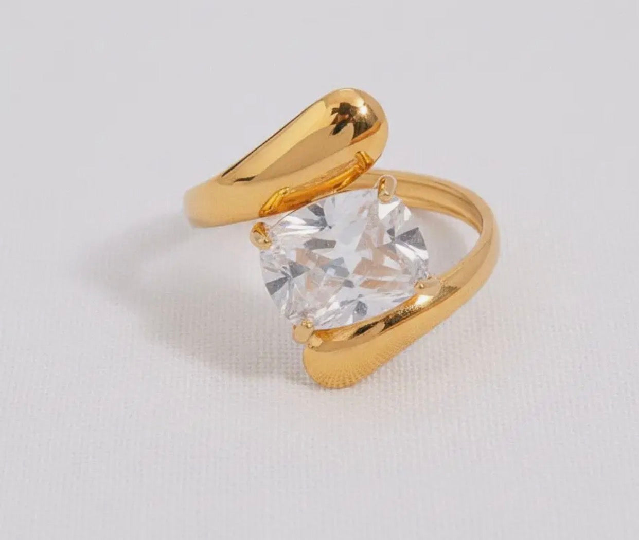 Diamond square ring
