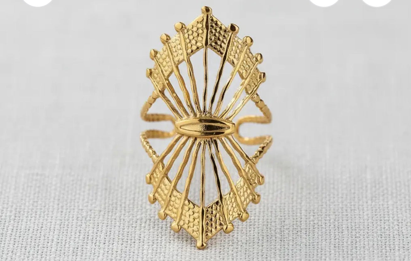 Gold vintage ring
