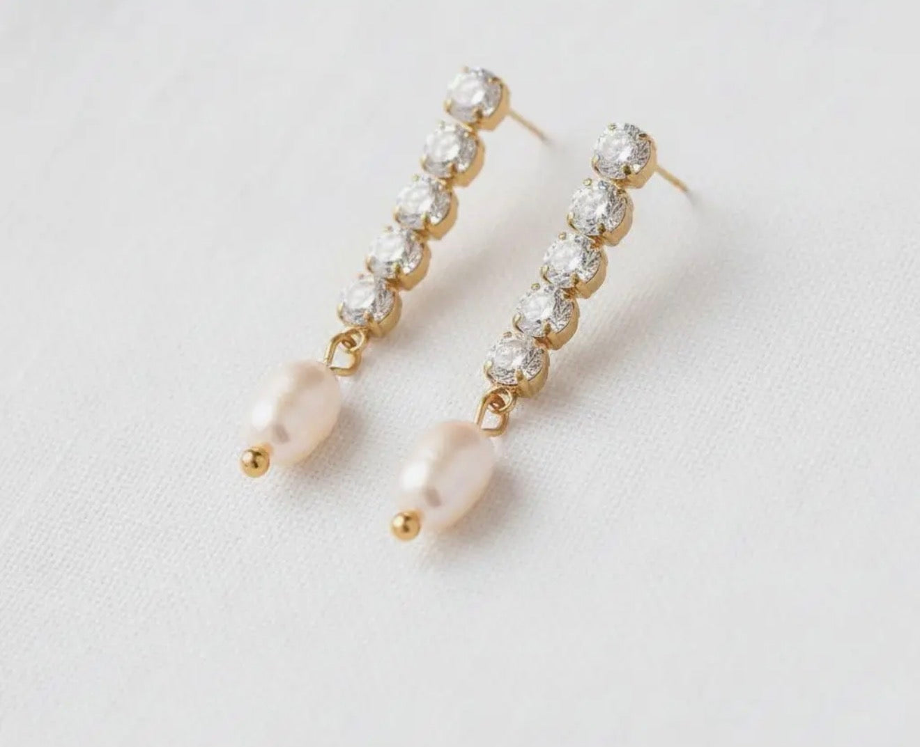 Pearl and diamond drops