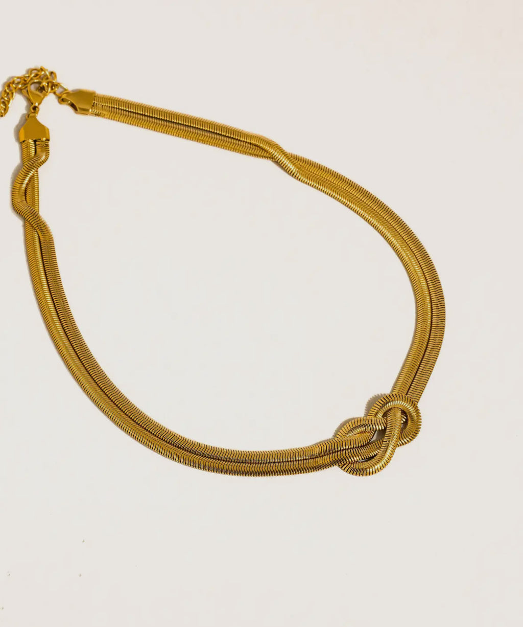 18K Gold Knot Necklace