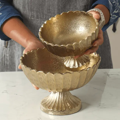 Gold Textured Scallop Edges Pedestal Bowl Small