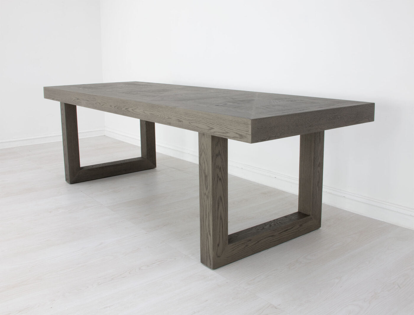 Vista Dining Table